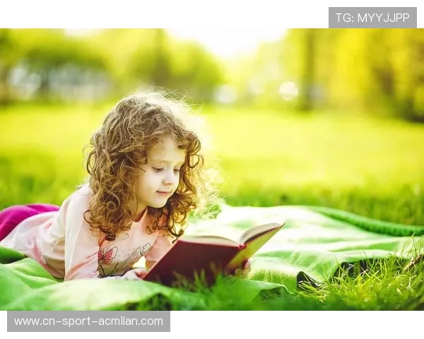 哈兰德的慈父时光：他如何用微笑点亮童年的阳光